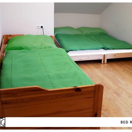 Aco Living - A Cheap Overnight Klagenfurt am Woerthersee Екстер'єр фото